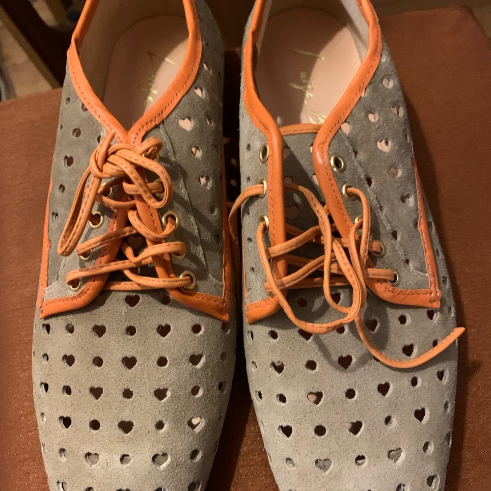 Shoes - Picture 2 of 4